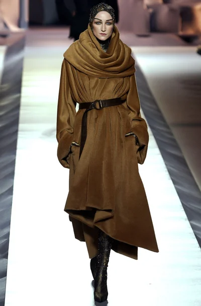 Look 10